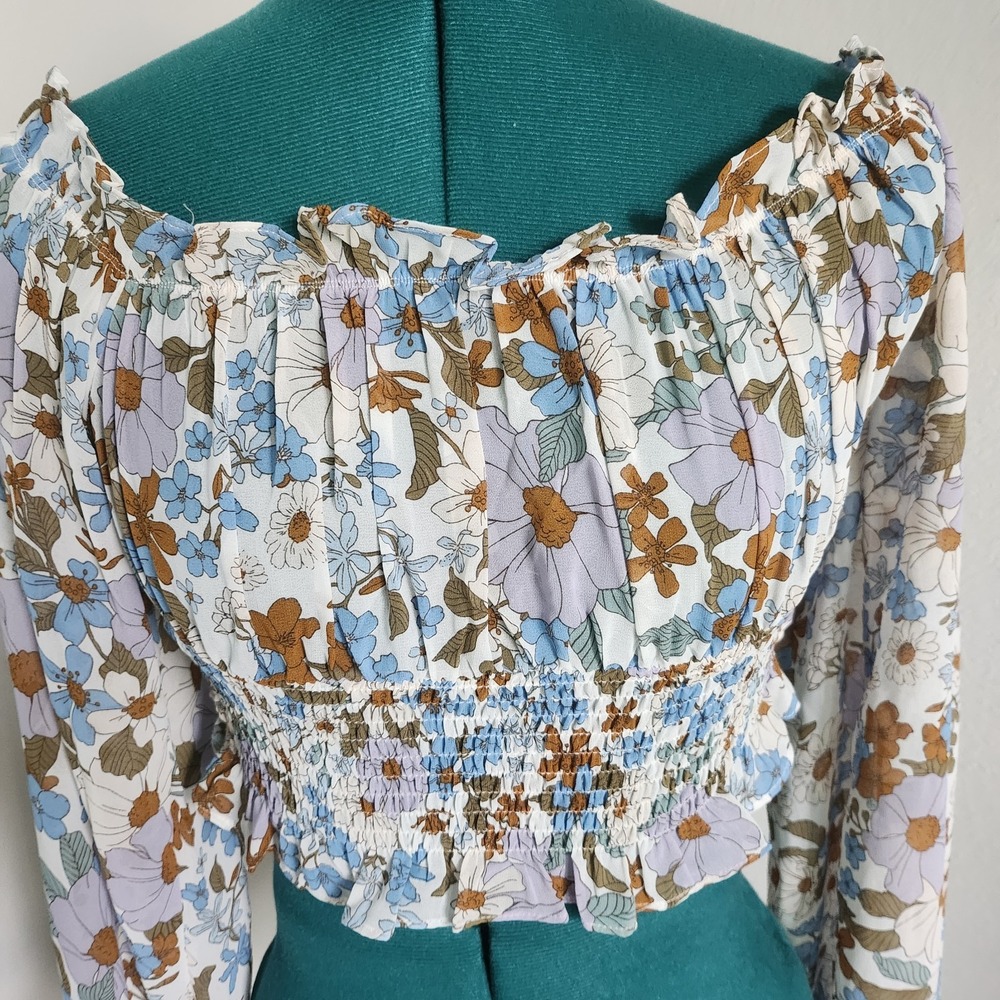Graffiti Womens Smocked Crop Top Off Shoulder Long Sleeves Size Medium